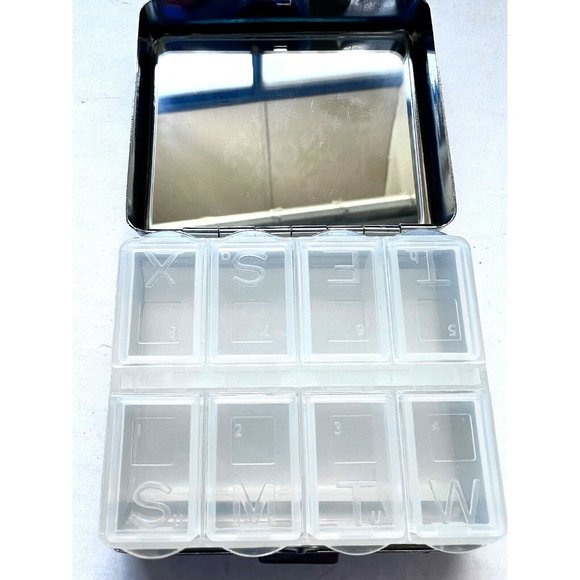 7 plus1 days Metal Pill Box/Pill Organizer with cute design and a compact mirror - Picture 4 of 4